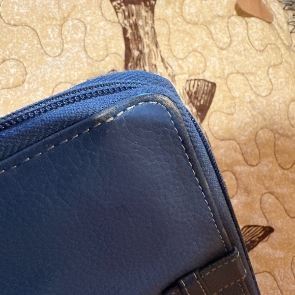 Tignanello blue pebble genuine leather zip-around wallet or clutch - Picture 9 of 14